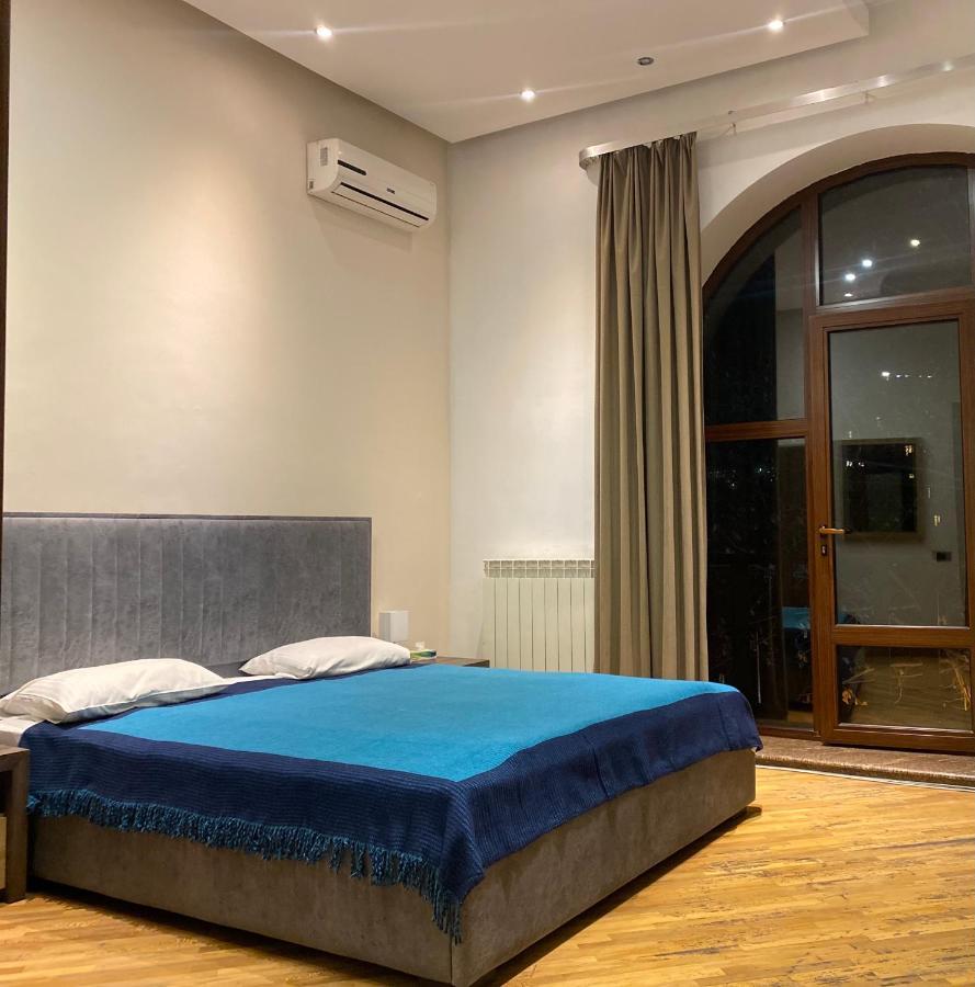 Saryan Hotel Jerevan Exteriör bild