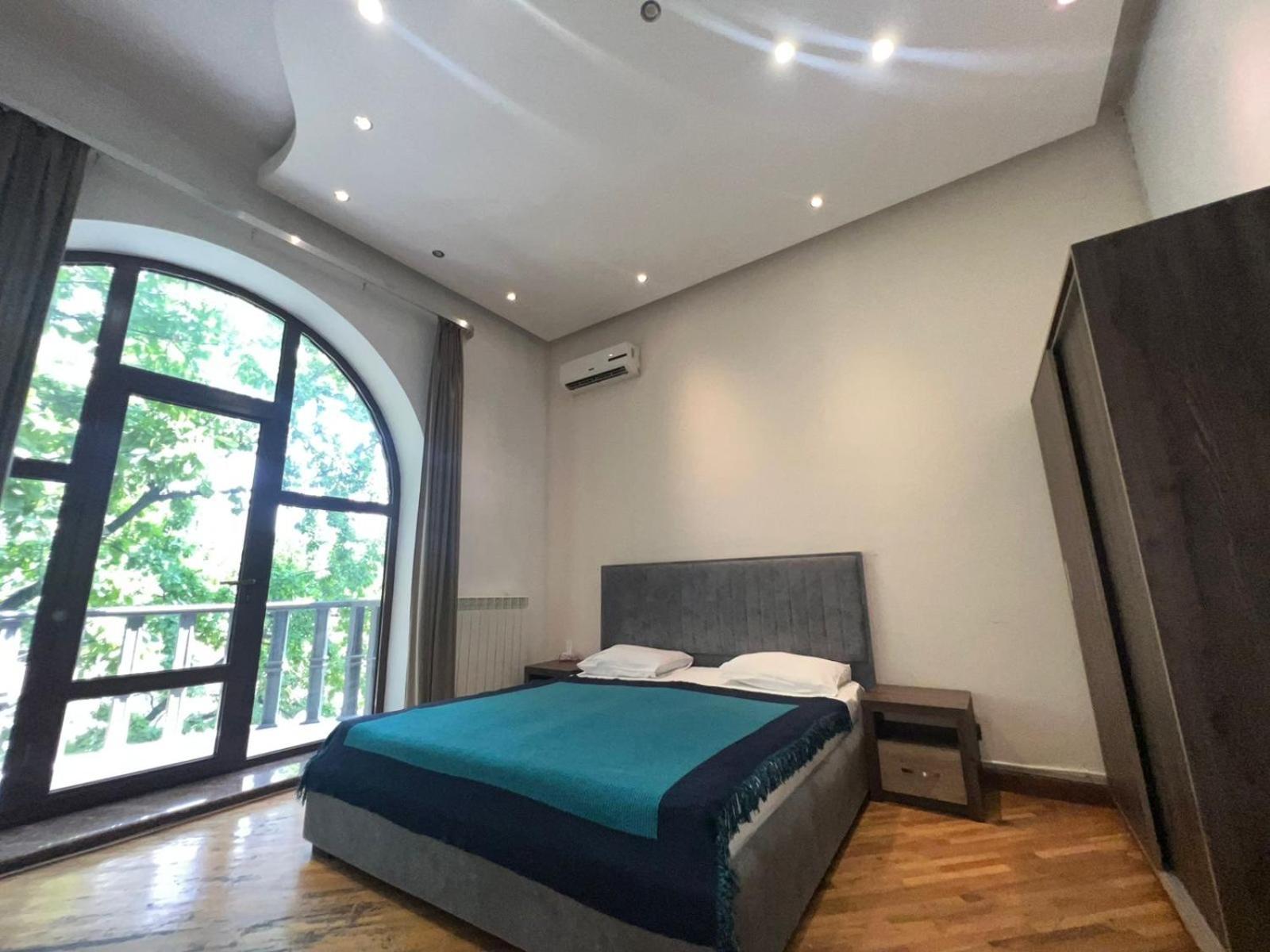 Saryan Hotel Jerevan Exteriör bild