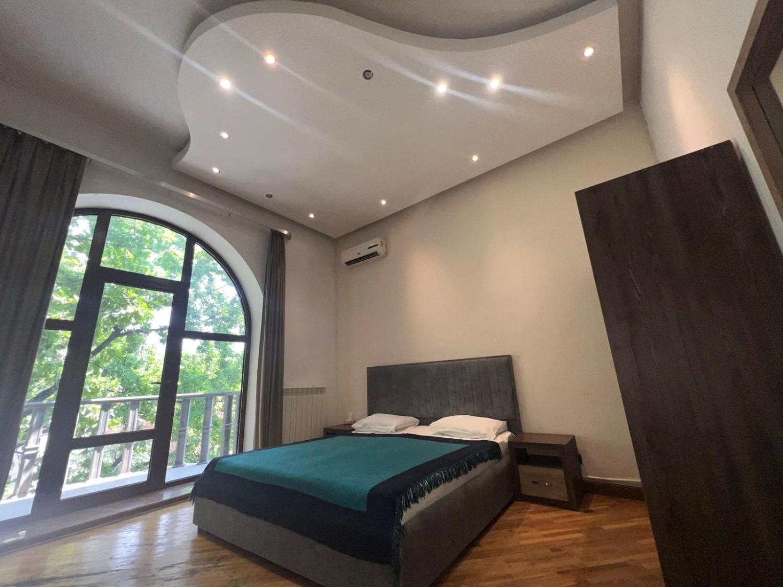 Saryan Hotel Jerevan Exteriör bild